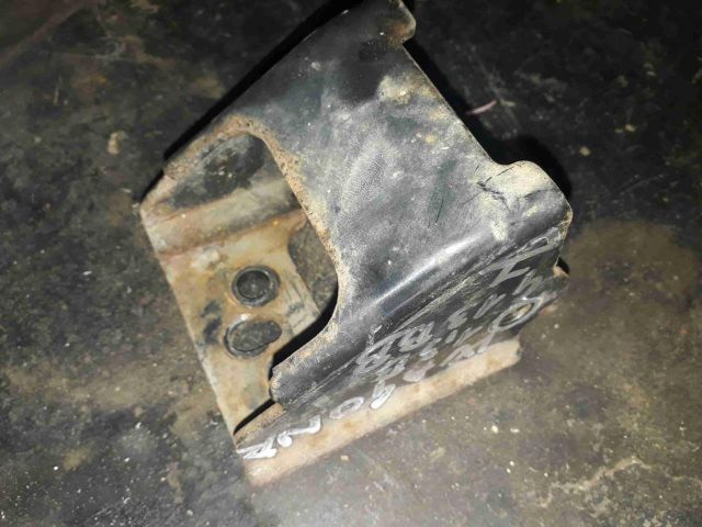 bontott SUZUKI WAGON R PLUS Motor Tartó Bak Jobb