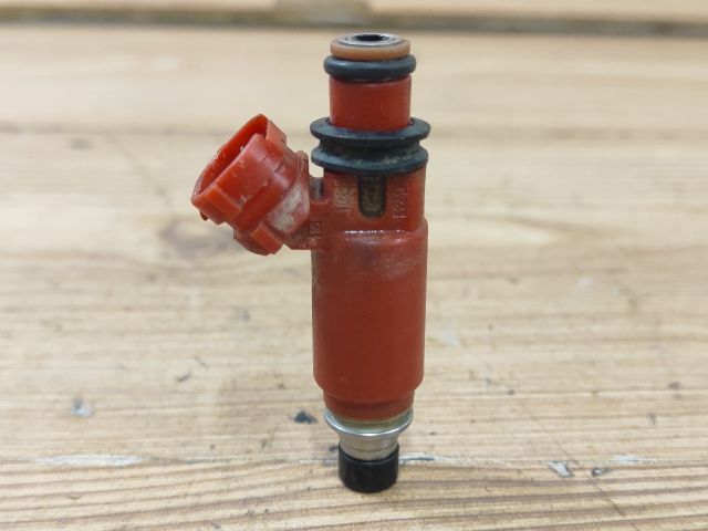 bontott SUZUKI WAGON R PLUS Porlasztó (1 db)