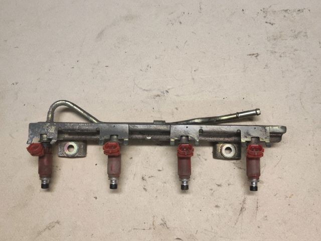 bontott SUZUKI WAGON R PLUS Porlasztó Sor / Híd