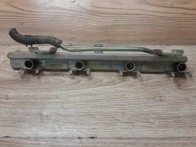 bontott SUZUKI WAGON R PLUS Porlasztó Sor / Híd