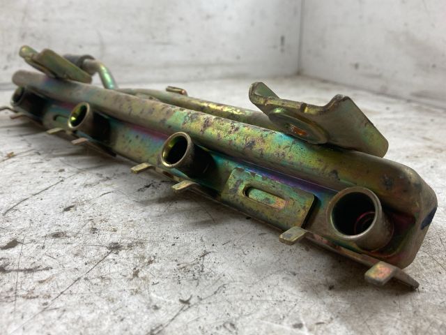 bontott SUZUKI WAGON R PLUS Porlasztó Sor / Híd