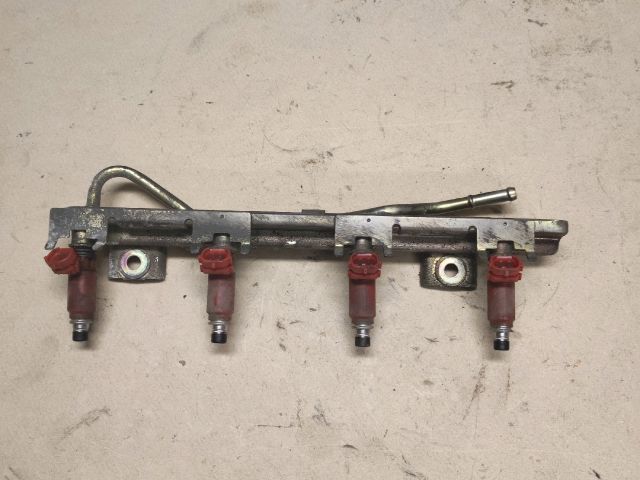 bontott SUZUKI WAGON R PLUS Porlasztó Sor / Híd