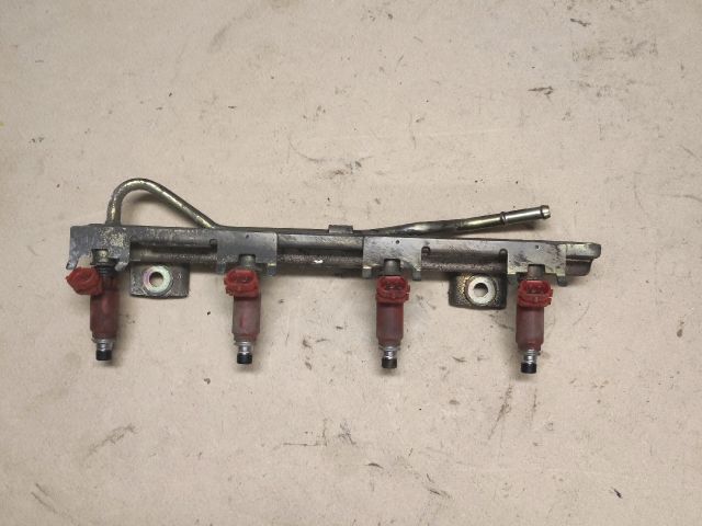 bontott SUZUKI WAGON R PLUS Porlasztó Sor / Híd