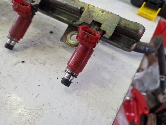 bontott SUZUKI WAGON R PLUS Porlasztó Sor / Híd