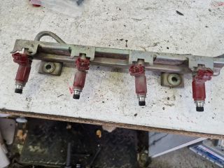 bontott SUZUKI WAGON R PLUS Porlasztó Sor / Híd