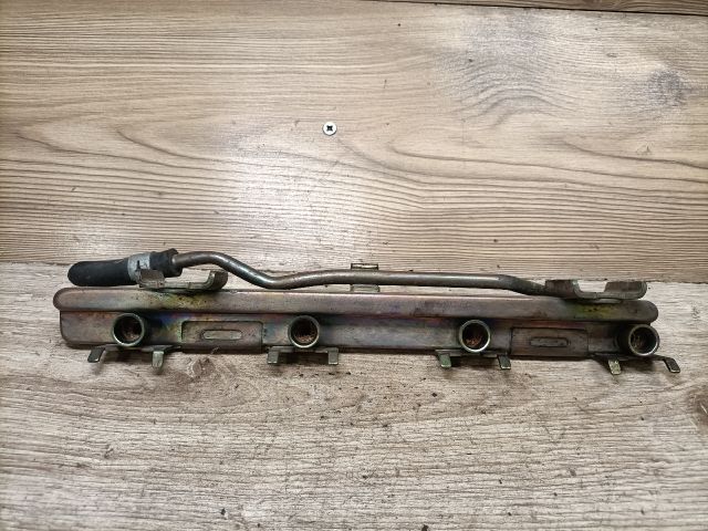 bontott SUZUKI WAGON R PLUS Porlasztó Sor / Híd