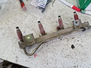 bontott SUZUKI WAGON R PLUS Porlasztó Sor / Híd