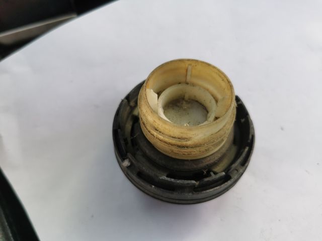 bontott SUZUKI WAGON R PLUS Tanksapka