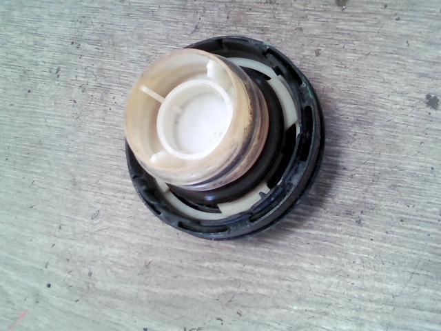 bontott SUZUKI WAGON R PLUS Tanksapka