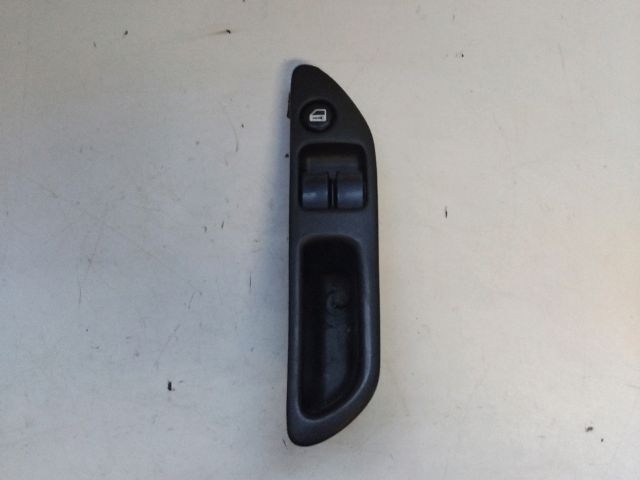 bontott SUZUKI WAGON R PLUS Bal első Ablakemelő Kapcsoló