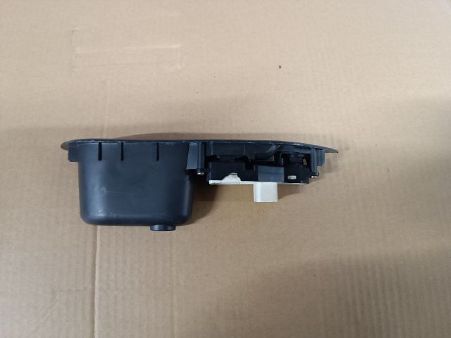 bontott SUZUKI WAGON R PLUS Bal első Ablakemelő Kapcsoló