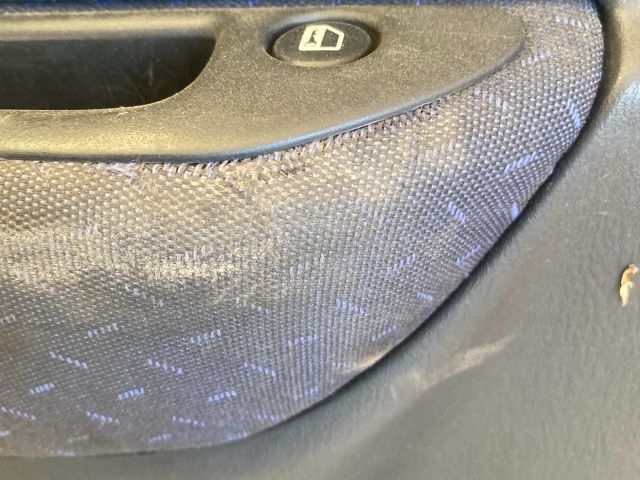 bontott SUZUKI WAGON R PLUS Bal első Ajtó Kárpit