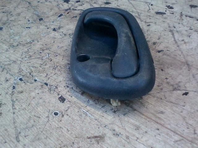 bontott SUZUKI WAGON R PLUS Bal első Belső Kilincs