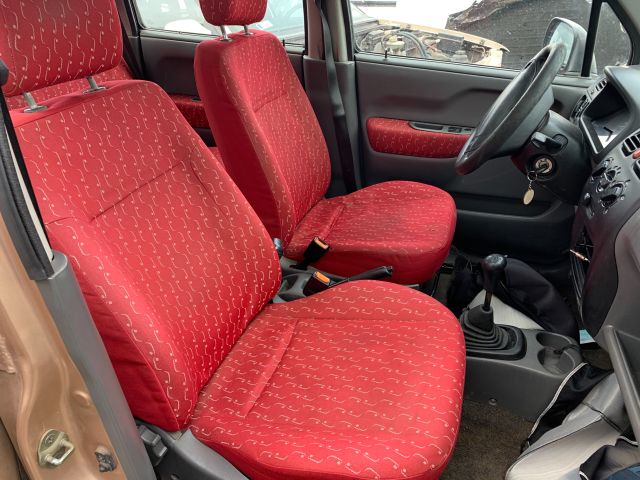 bontott SUZUKI WAGON R PLUS Bal első Dobbetét (Kerékjárati, Műanyag)