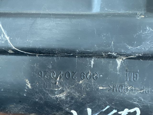 bontott SUZUKI WAGON R PLUS Bal első Dobbetét (Kerékjárati, Műanyag)