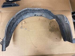 bontott SUZUKI WAGON R PLUS Bal első Első Dobbetét (Kerékjárati, Műanyag)