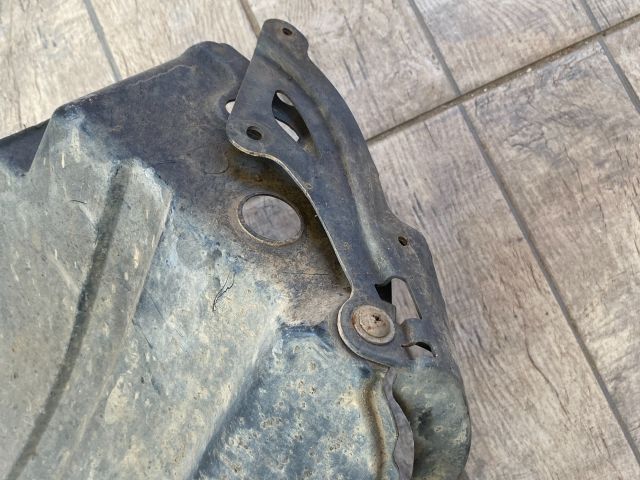 bontott SUZUKI WAGON R PLUS Bal első Első Dobbetét (Kerékjárati, Műanyag)