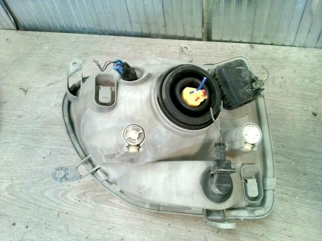 bontott SUZUKI WAGON R PLUS Bal Fényszóró