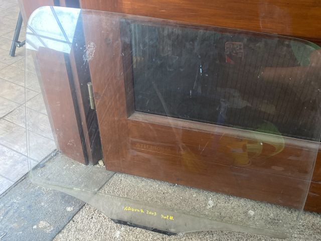 bontott SUZUKI WAGON R PLUS Bal hátsó Ablak