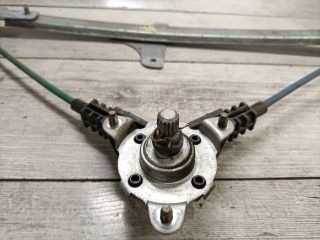 bontott SUZUKI WAGON R PLUS Bal hátsó Ablakemelő Szerkezet (Mechanikus)