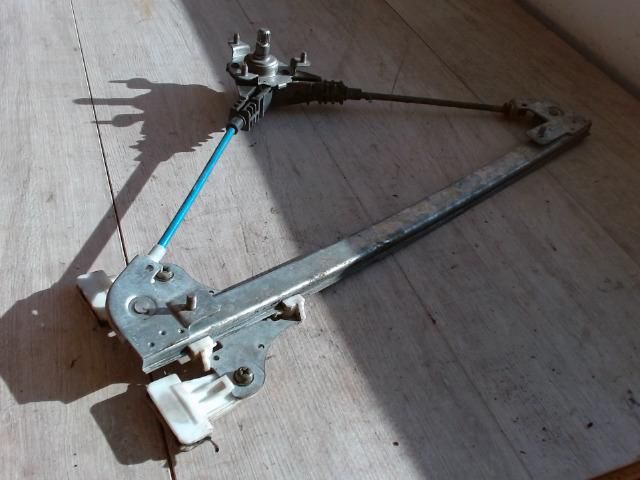 bontott SUZUKI WAGON R PLUS Bal hátsó Ablakemelő Szerkezet (Mechanikus)