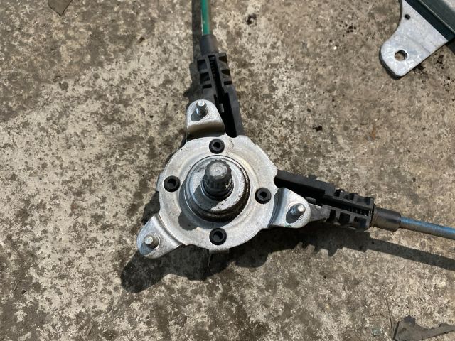 bontott SUZUKI WAGON R PLUS Bal hátsó Ablakemelő Szerkezet (Mechanikus)