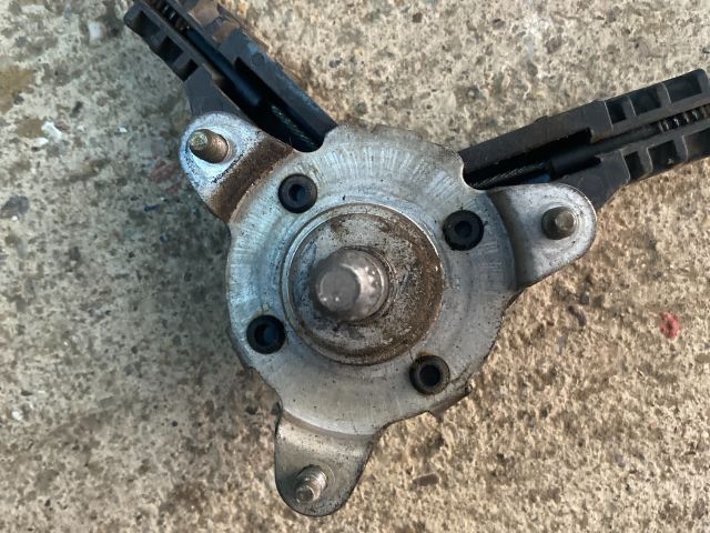 bontott SUZUKI WAGON R PLUS Bal hátsó Ablakemelő Szerkezet (Mechanikus)