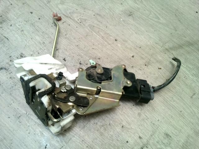 bontott SUZUKI WAGON R PLUS Bal hátsó Ajtózár