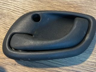 bontott SUZUKI WAGON R PLUS Bal hátsó Belső Kilincs