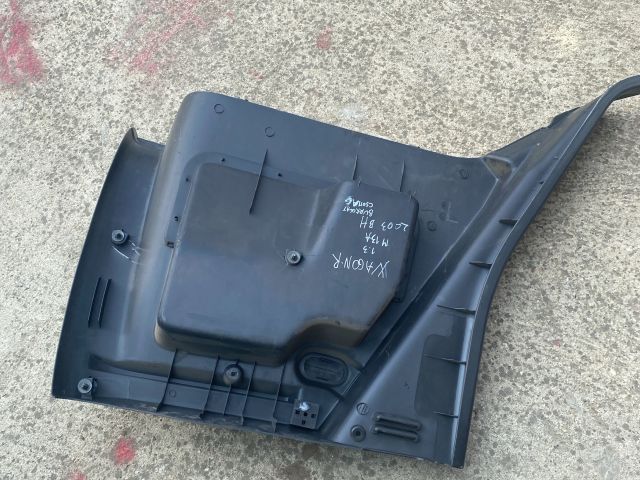 bontott SUZUKI WAGON R PLUS Bal hátsó Csomagtér Burkolat (Műanyag)