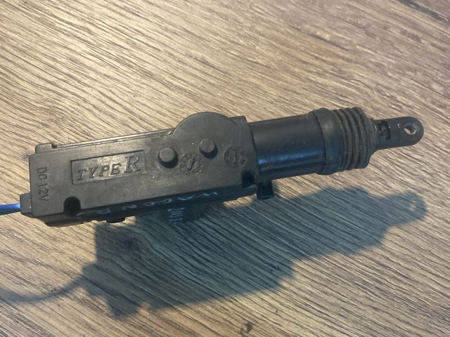 bontott SUZUKI WAGON R PLUS Bal hátsó Központizár Motor