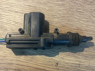 bontott SUZUKI WAGON R PLUS Bal hátsó Központizár Motor