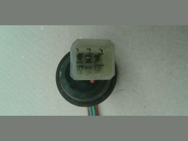 bontott SUZUKI WAGON R PLUS Bal Hátsó Lámpa Foglalat