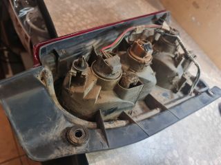 bontott SUZUKI WAGON R PLUS Bal Hátsó Lámpa