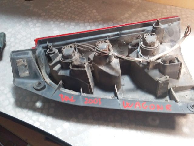 bontott SUZUKI WAGON R PLUS Bal Hátsó Lámpa