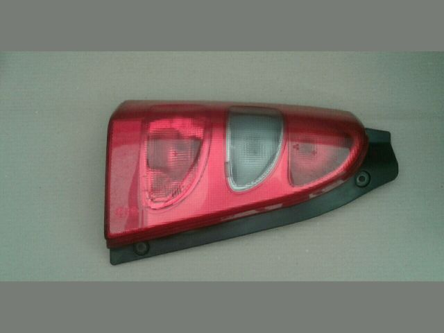 bontott SUZUKI WAGON R PLUS Bal Hátsó Lámpa