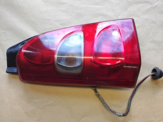 bontott SUZUKI WAGON R PLUS Bal Hátsó Lámpa