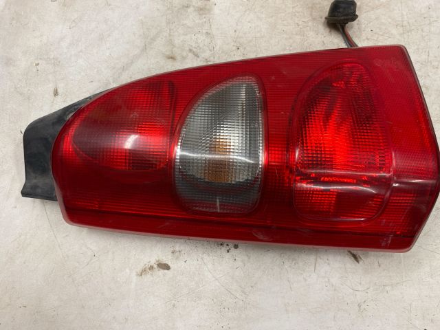 bontott SUZUKI WAGON R PLUS Bal Hátsó Lámpa