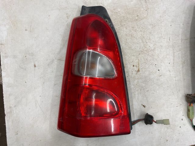 bontott SUZUKI WAGON R PLUS Bal Hátsó Lámpa