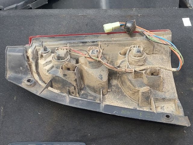 bontott SUZUKI WAGON R PLUS Bal Hátsó Lámpa