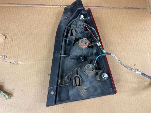 bontott SUZUKI WAGON R PLUS Bal Hátsó Lámpa