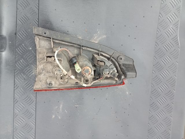 bontott SUZUKI WAGON R PLUS Bal Hátsó Lámpa