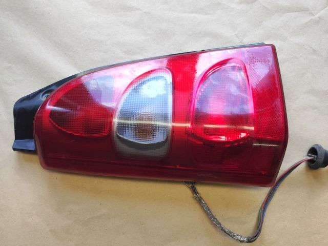 bontott SUZUKI WAGON R PLUS Bal Hátsó Lámpa