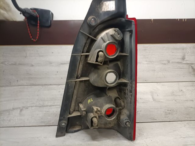 bontott SUZUKI WAGON R PLUS Bal hátsó Lámpabúra