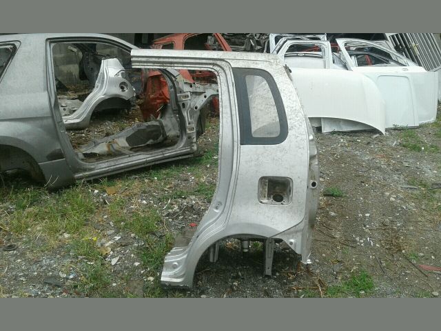 bontott SUZUKI WAGON R PLUS Bal hátsó Negyed Karosszéria Csomag