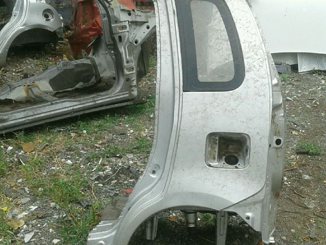 bontott SUZUKI WAGON R PLUS Bal hátsó Negyed Karosszéria Csomag