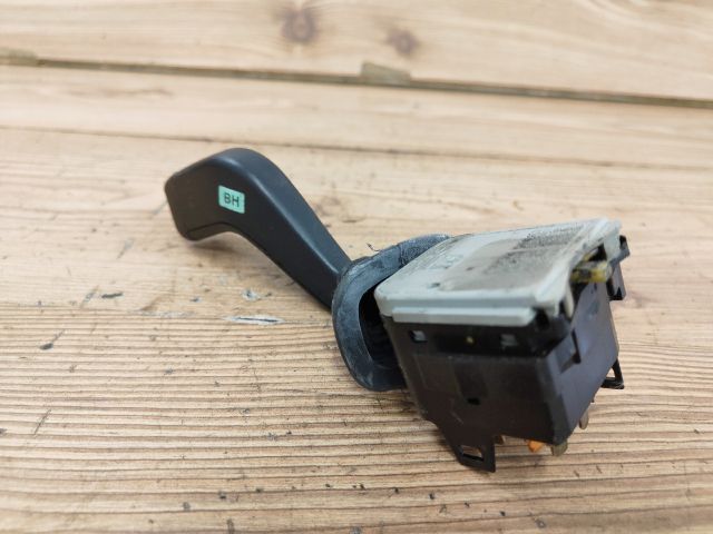 bontott SUZUKI WAGON R PLUS Bal Kormánykapcsoló Irányjelző