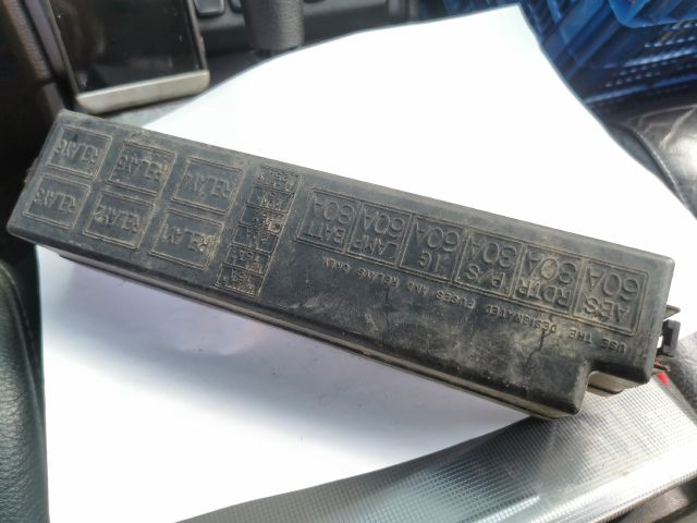 bontott SUZUKI WAGON R PLUS Biztosítéktábla Fedél