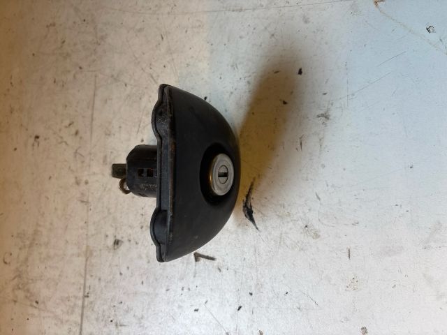 bontott SUZUKI WAGON R PLUS Csomagtér Nyitó Kar / Gomb