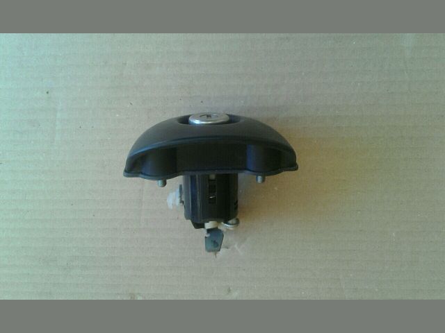 bontott SUZUKI WAGON R PLUS Csomagtérajtó Kilincs